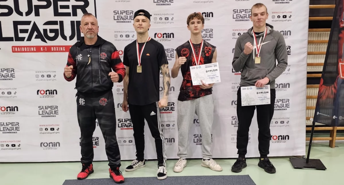 Sporty walki, medale reprezentantów Dragona Starachowice Pucharze Śląska thaiboxingu Teraz ligę - zdjęcie, fotografia