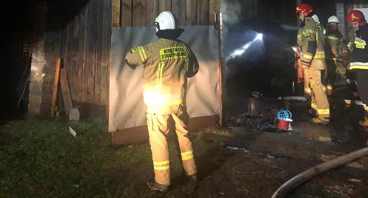 Pożary, Pożar miejscowości Mirzec Poduchowne miejscu ratownicy Starachowice Mirzec Gadka - zdjęcie, fotografia