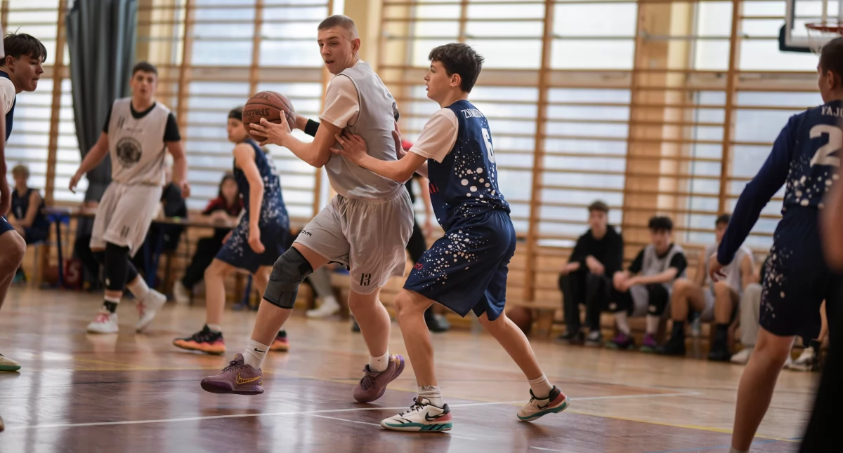 Koszykówka, Udany weekend koszykarzy starachowickiego Basketu mecze zwycięstwa - zdjęcie, fotografia
