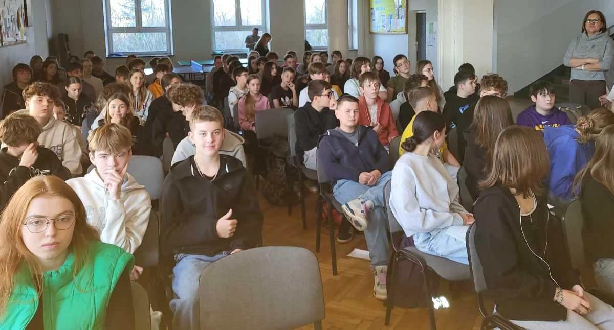 Zdjęcie wykonane podczas debaty profilaktycznej w SSP i SLO