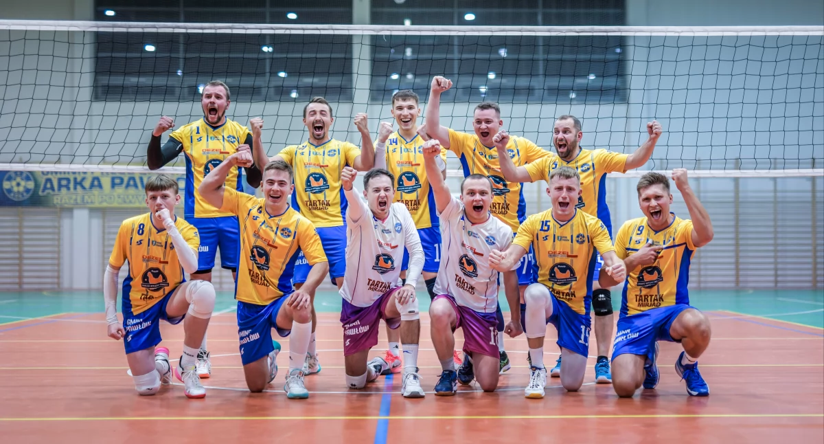 Siatkówka, Historyczny Pawłowie Pawłów pokonała Volley gminnych derbach - zdjęcie, fotografia