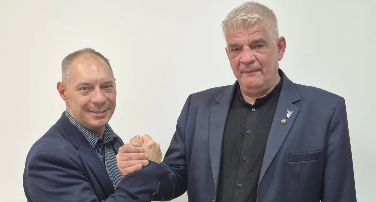 Piłka nożna, Polonia Starachowice nowym zarządem stanął czele sportowego stowarzyszenia - zdjęcie, fotografia