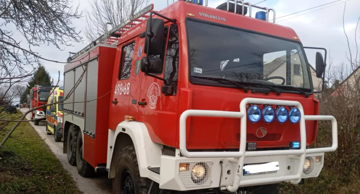 Straż Pożarna, Interwencja służb ratunkowych Bronkowicach latek trafił szpitala - zdjęcie, fotografia