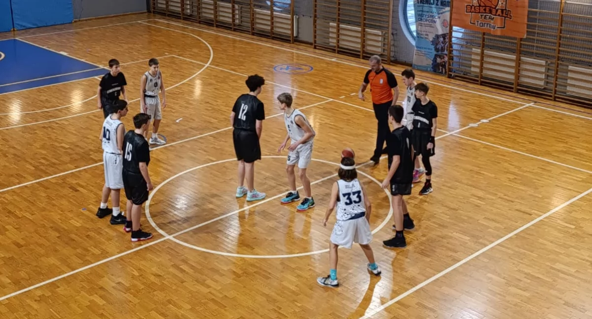 Koszykówka, Porażka Basketu Starachowice Tarnowie Mieli swoje minut meczu - zdjęcie, fotografia