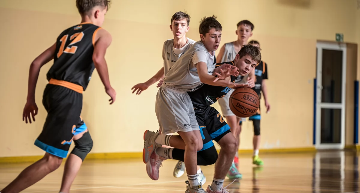 Koszykówka, Kadeci Basketu Starachowice udanie rozpoczęli rundę rozgrywek Marcina pokonał Dream Makers Chrzanów - zdjęcie, fotografia