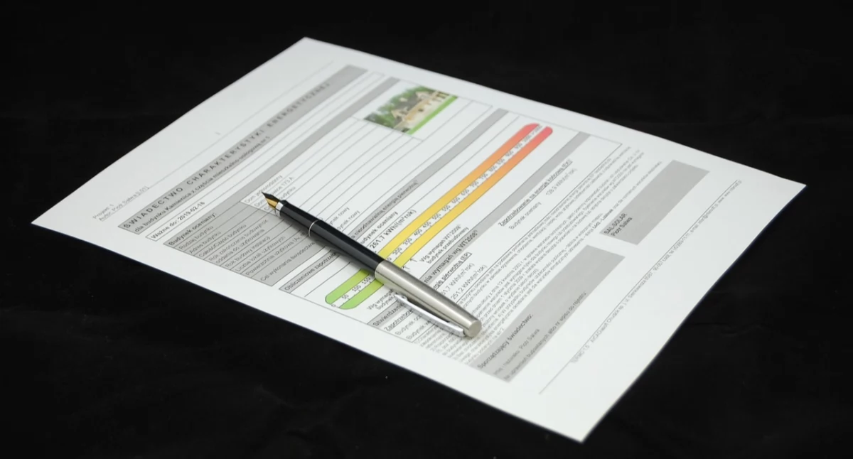 Materiały promocyjne, Różnice świadectwach energetycznych mieszkań domów jednorodzinnych - zdjęcie, fotografia