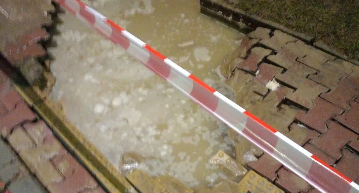 Interwencje, Nocna awaria Długiej mieszkańcy wciąż - zdjęcie, fotografia