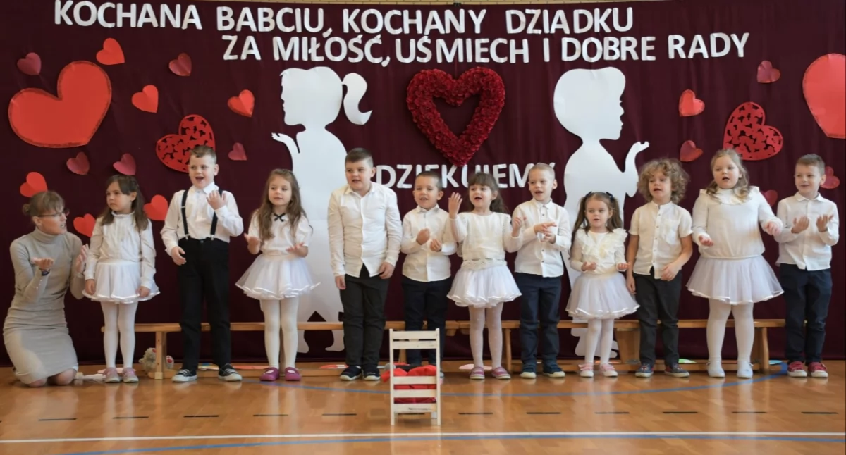 Wydarzenia, Mirzec serca kochanych babć drogich dziadków - zdjęcie, fotografia