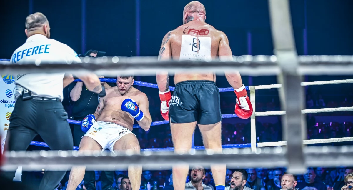 Sporty walki, Zwycięstwa starachowickich fighterów Punch obiektywie Wyjątkowe kadry emocje uchwycone zdjęciach - zdjęcie, fotografia