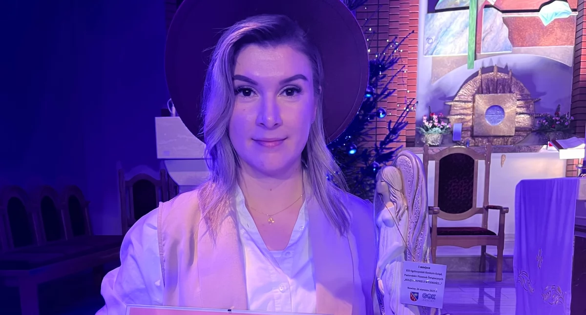 Konkursy, Marcelina Bidzińska zespołem podium Ogólnopolskiego KonkursuKolęd Pastorałek Kolęda płynie wysokości - zdjęcie, fotografia