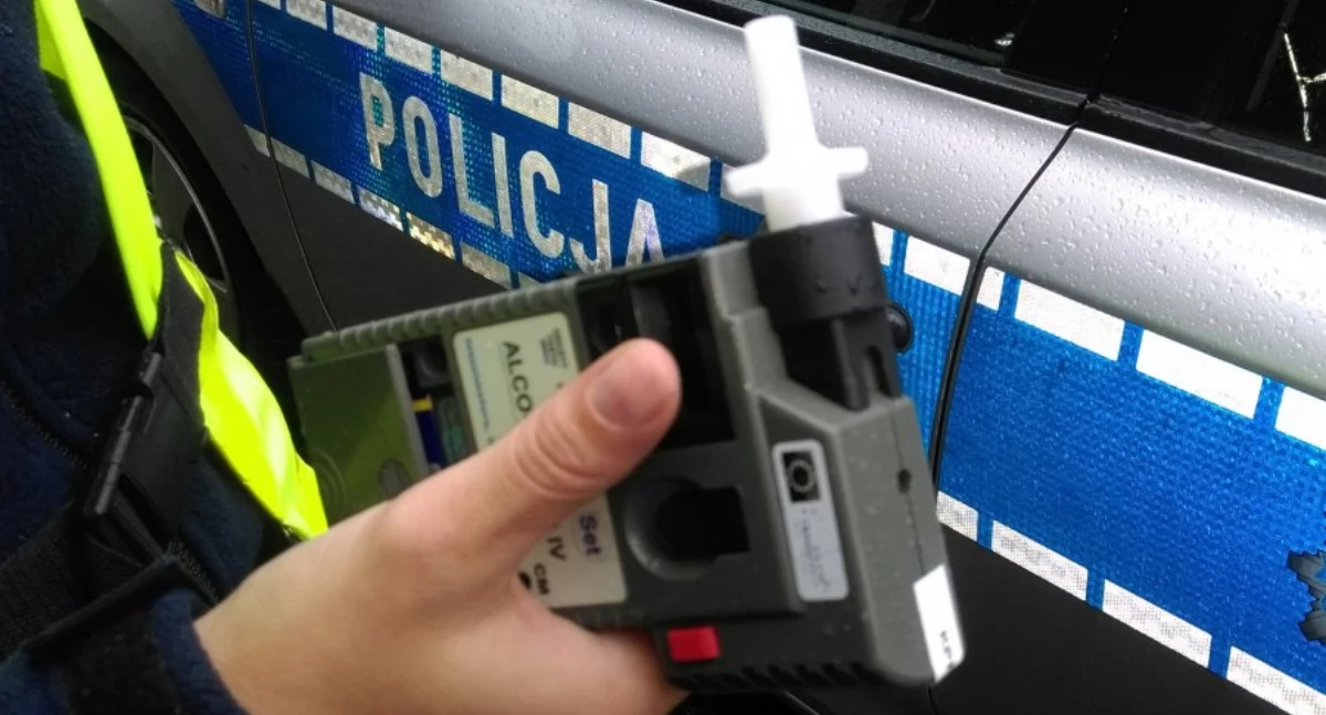 Kronika policyjna, Pijany kierowca zatrzymany przez policjanta służbie Jechał najmniej kilka kilometrów - zdjęcie, fotografia