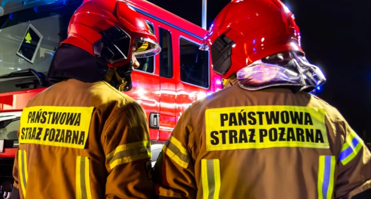 Straż Pożarna, Otwarcie mieszkania Starachowicach Strażacy wezwani prośbę policji - zdjęcie, fotografia