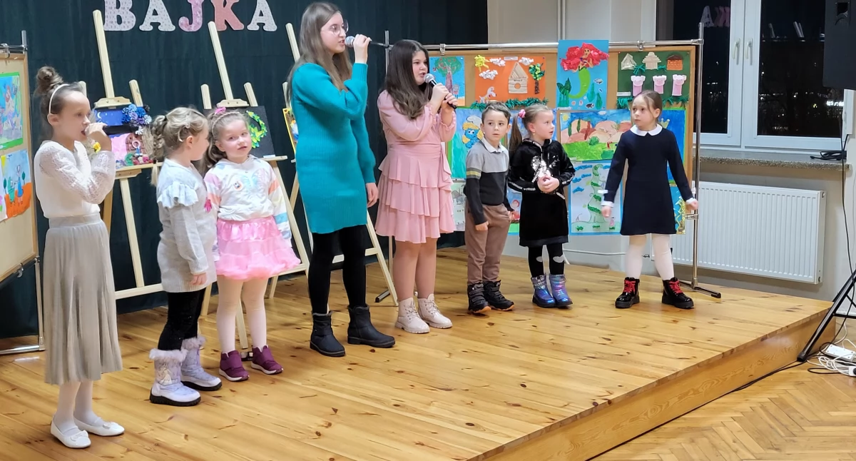 Edukacja, Diamentowe Złote Srebrne Bursztynowe Kredki rozdane! - zdjęcie, fotografia