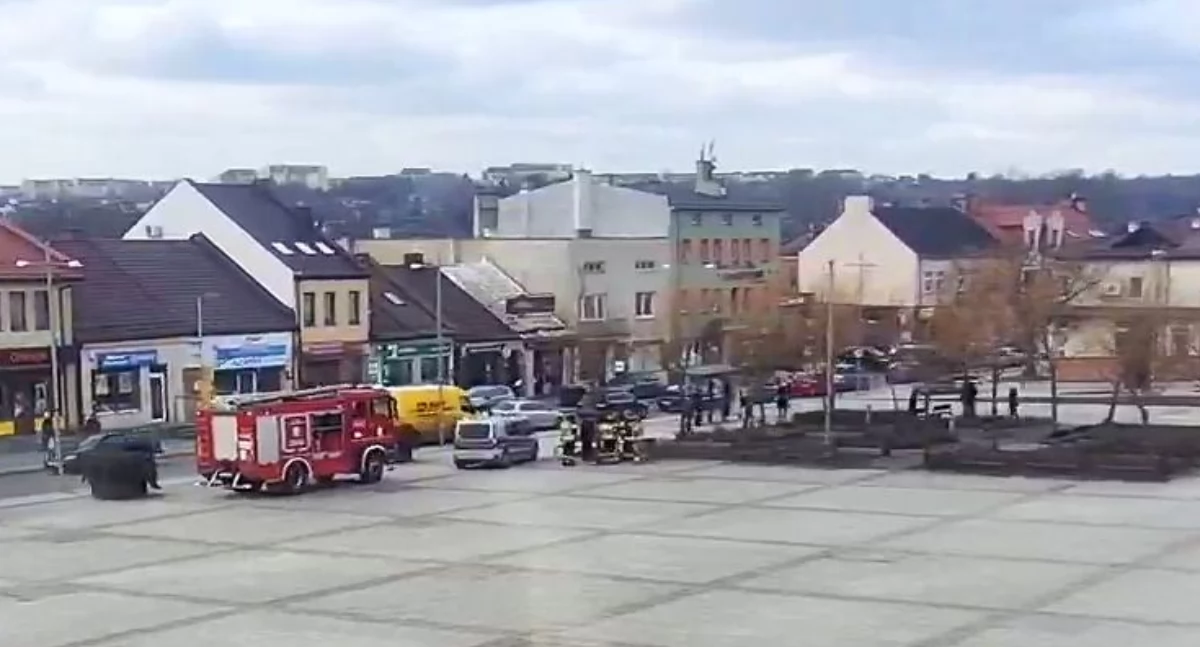 Straż Pożarna, Wychłodzony latek przystanku autobusowym Starachowiccy strażacy pierwsi miejscu - zdjęcie, fotografia