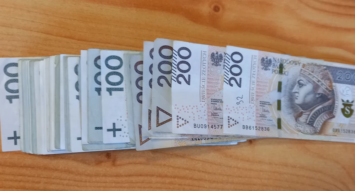 Kronika policyjna, Zgubna inwestycja giełdzie internetowej stracił mieszkaniec powiatu starachowickiego - zdjęcie, fotografia