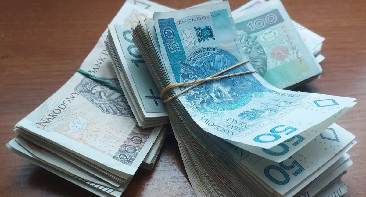 Kronika policyjna, Oszustwo akcje emerytów letnia kobieta straciła złotych - zdjęcie, fotografia