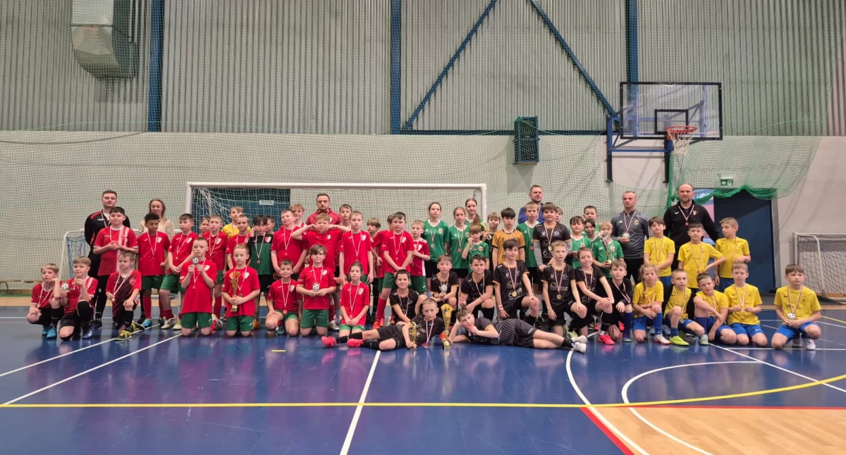 Piłka nożna, Łazy Starachowice organizatorem dwóch turniejów Futbolowa przyszłość należeć będzie - zdjęcie, fotografia