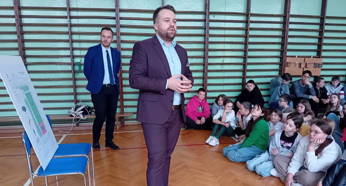 Prezydent Marek Materek odpowiadał na pytania uczniów