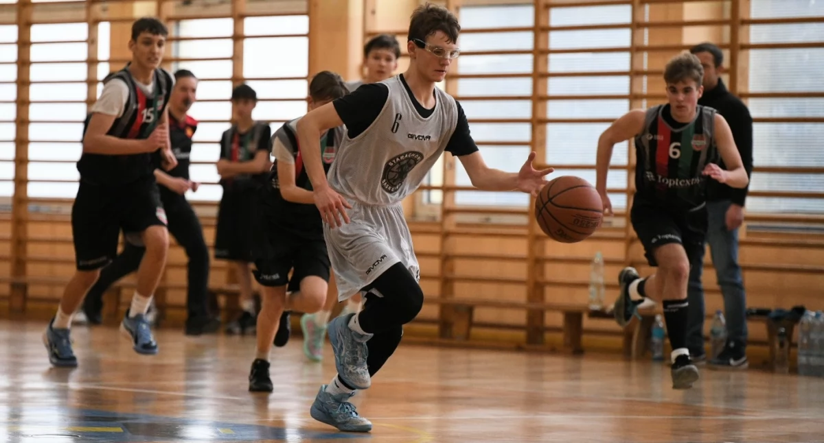 Koszykówka, Basket Starachowice drugi lepszy Skawy Wadowice Końcówka sezonu należeć będzie ekipy Marcina - zdjęcie, fotografia