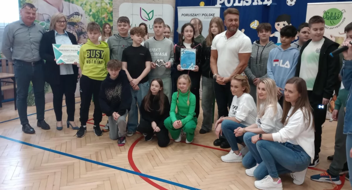 Wydarzenia, Akcja „Poruszamy Polskę” Szkole Podstawowej Starachowicach Gościem Leszek Klimas - zdjęcie, fotografia
