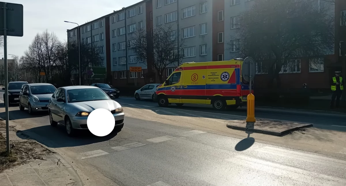 Wypadki drogowe, Wypadek Starachowicach Senior potrącony przejściu pieszych - zdjęcie, fotografia