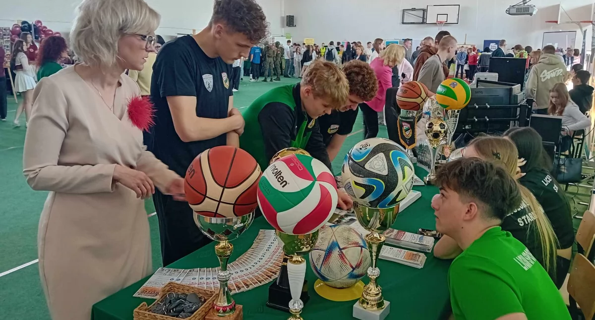 Edukacja, Giełda Szkół Ponadpodstawowych powiecie starachowickim czego wybierać - zdjęcie, fotografia