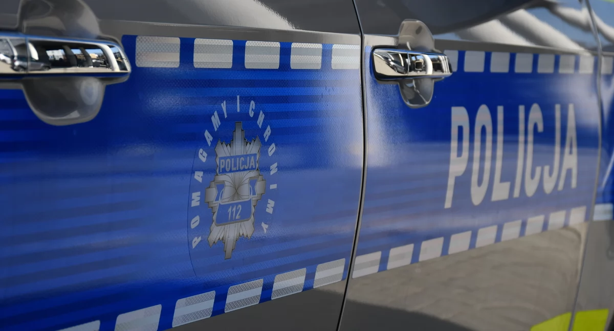 Kronika policyjna, Awantura przed strażacką remizą Brzeziu Policja wyjaśnia okoliczności incydentu - zdjęcie, fotografia