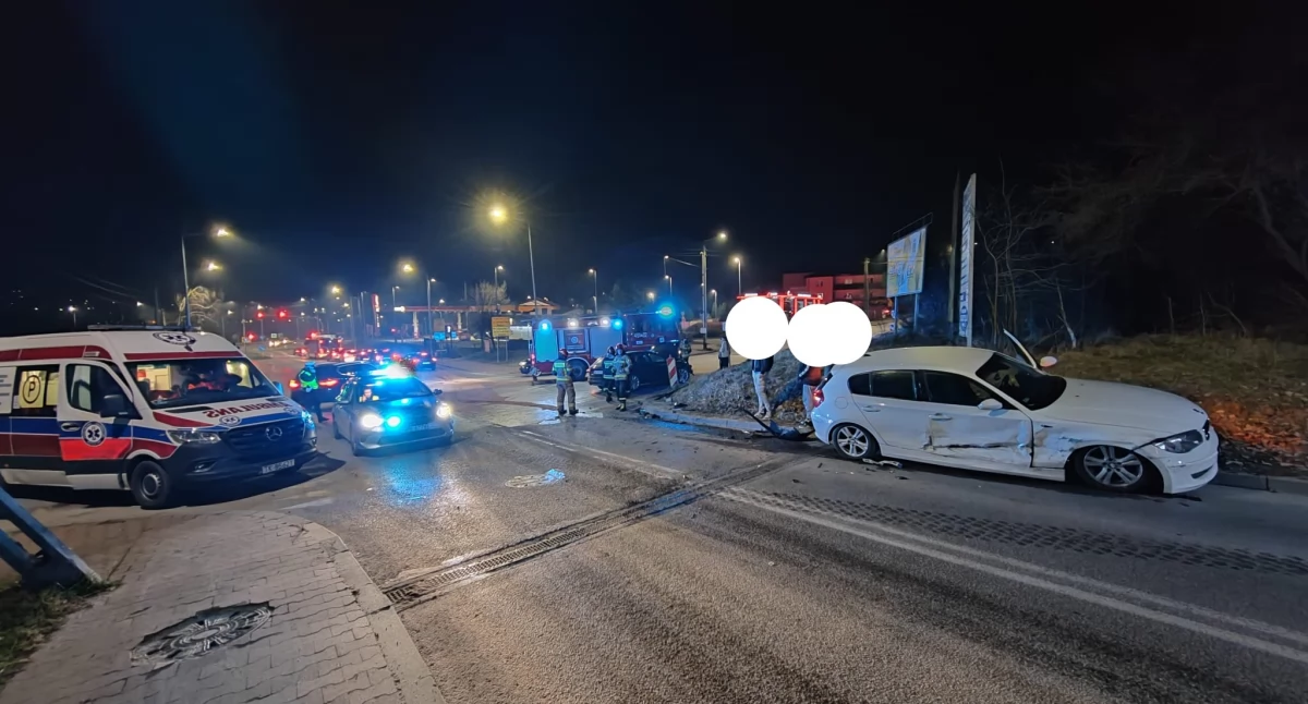 Wypadki drogowe, informacje sprawie wypadku skrzyżowaniu Miodowej Września Starachowicach okazał sprawcą - zdjęcie, fotografia