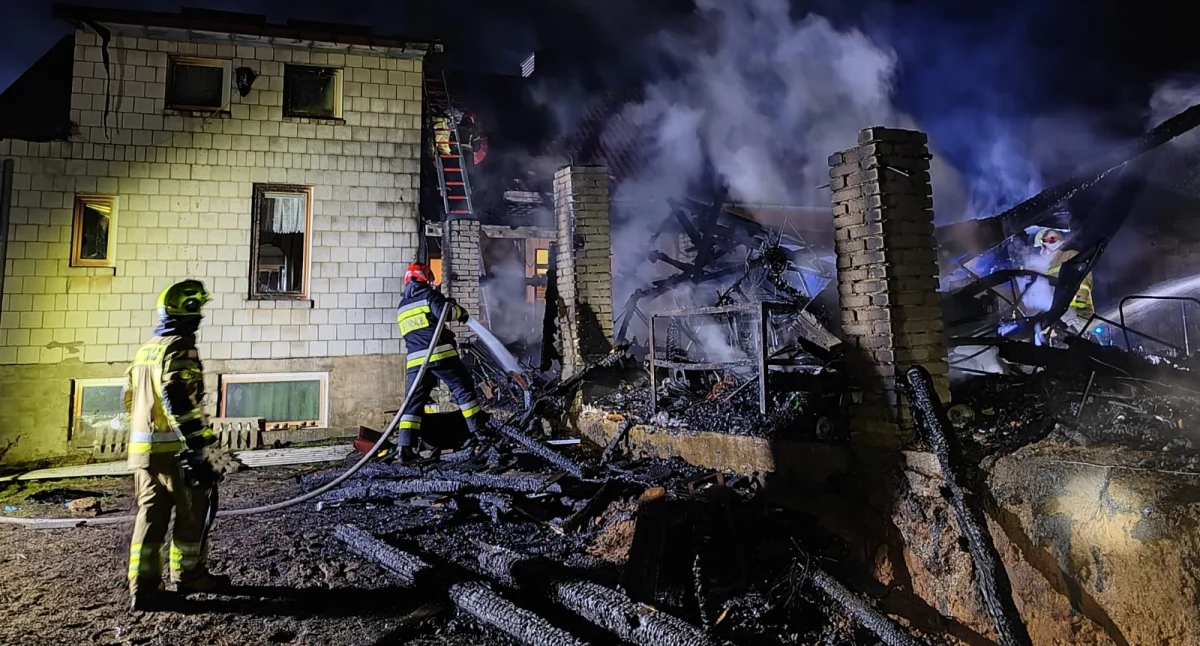 Pożary, Spore straty pożarze Rudzie Strażacy znają wstępną przyczynę - zdjęcie, fotografia