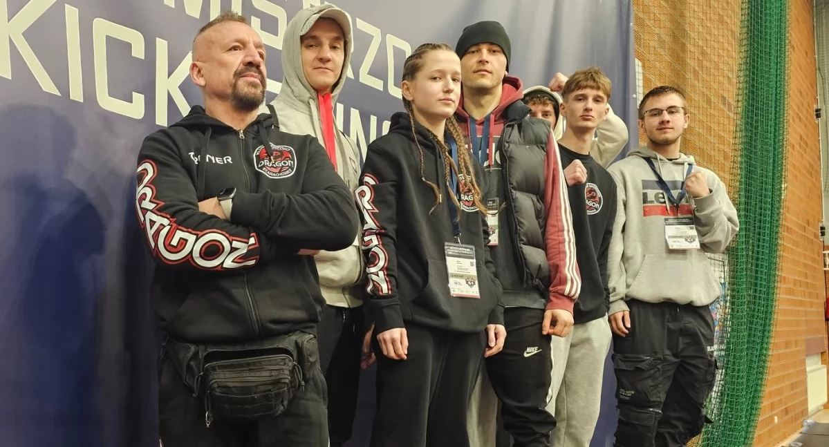 Sporty walki, Reprezentanci Dragona Starachowice zameldowali Tarnowie Podgórnym piątek rozpoczęły mistrzostwa Polski kickboxerskiej formule - zdjęcie, fotografia