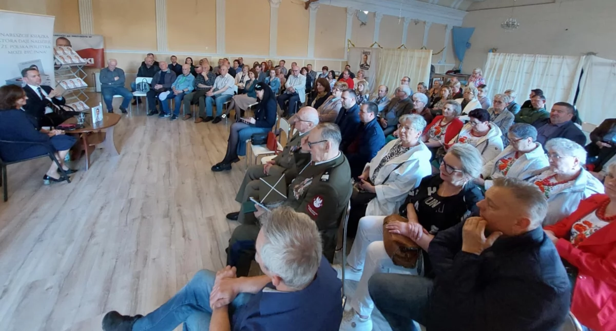 Sala Dworku Świętokrzyskiego była wypełniona po brzegi 