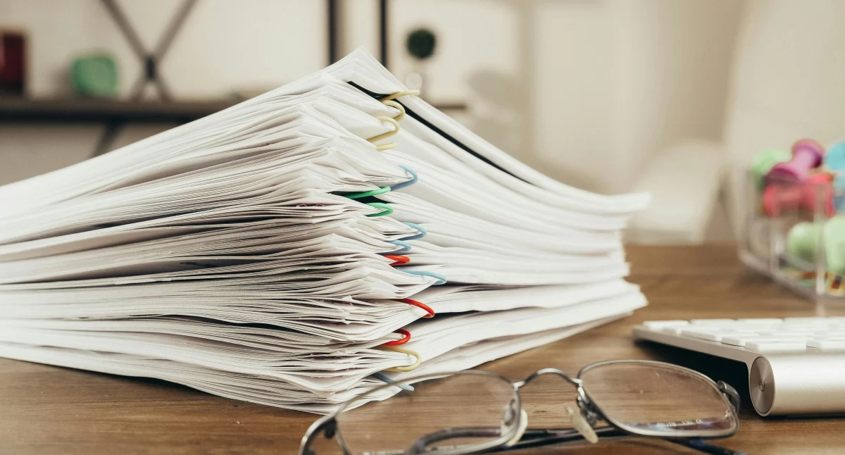 Materiały promocyjne, polega outsourcing przechowywania niszczenia dokumentów - zdjęcie, fotografia