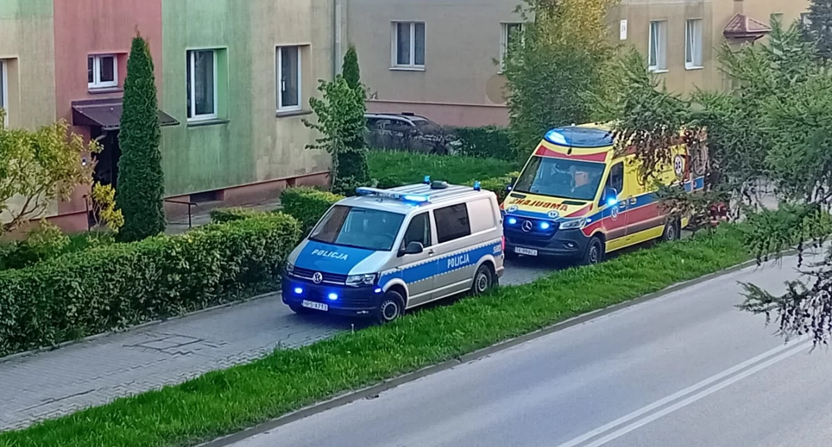 Kronika policyjna, Interwencja policji bloku Starachowicach urazem trafił szpitala - zdjęcie, fotografia