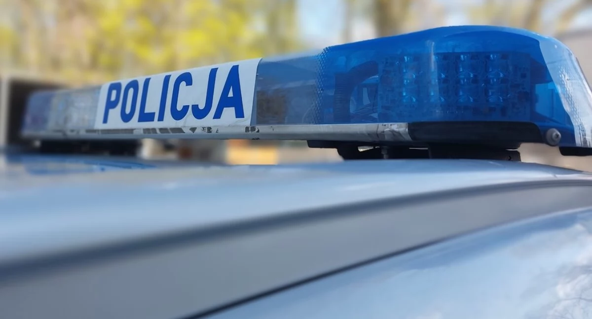 Straż Pożarna, Strażacy policja mieszkaniu Kościelnej Starachowicach Seniorka wymagała pomocy - zdjęcie, fotografia