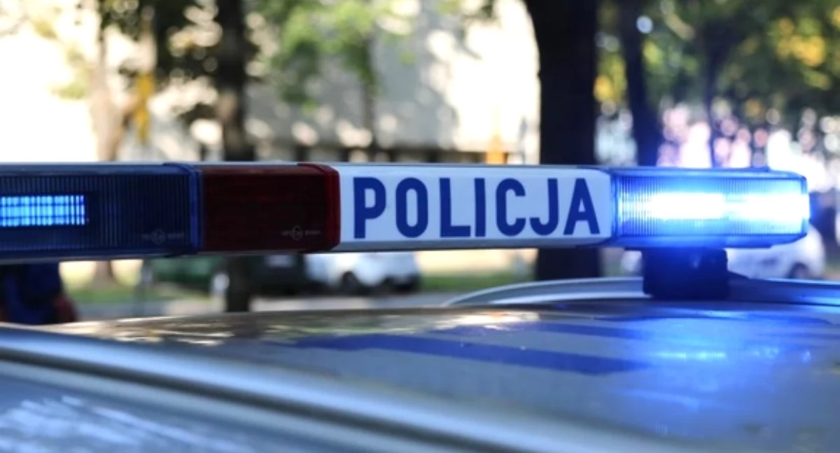 Wypadki drogowe, Tragiczny wypadek żyje letni mężczyzna pasażer śmieciarki - zdjęcie, fotografia