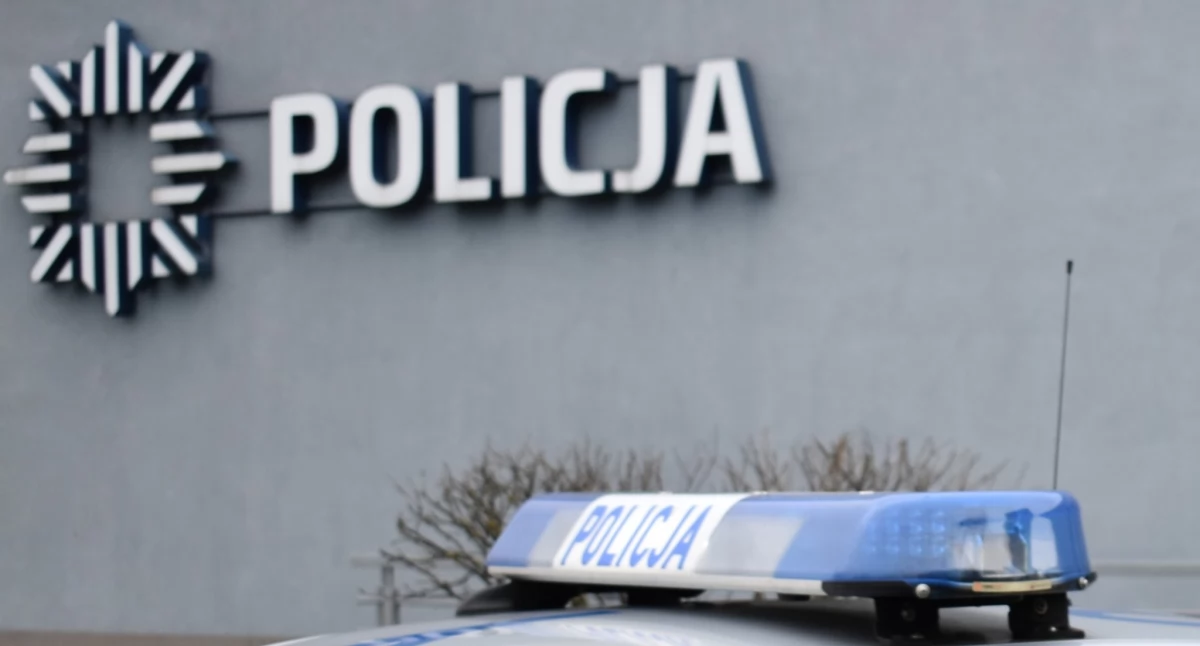 Kronika policyjna, Strażacy policja mieszkaniu Oświatowej Starachowicach Alarm poderwał służby - zdjęcie, fotografia