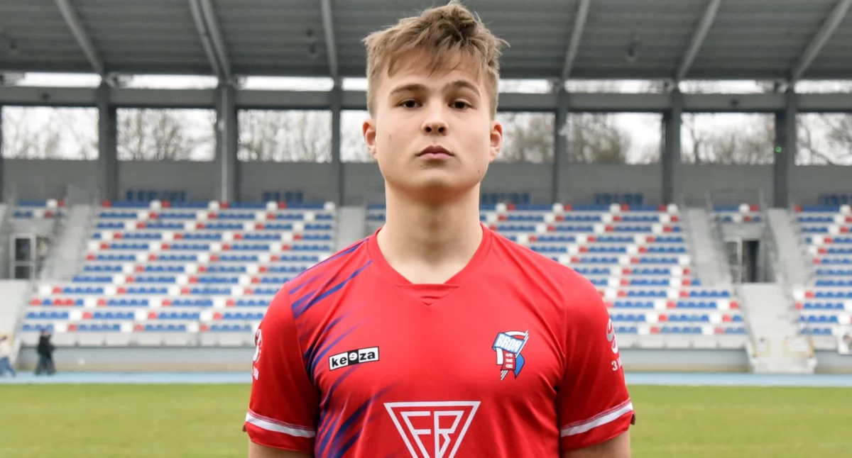 Piłka nożna, Starachowice rusza transferowe polowanie Kacper Górka Marcin Pieńkowski gronie kandydatów - zdjęcie, fotografia