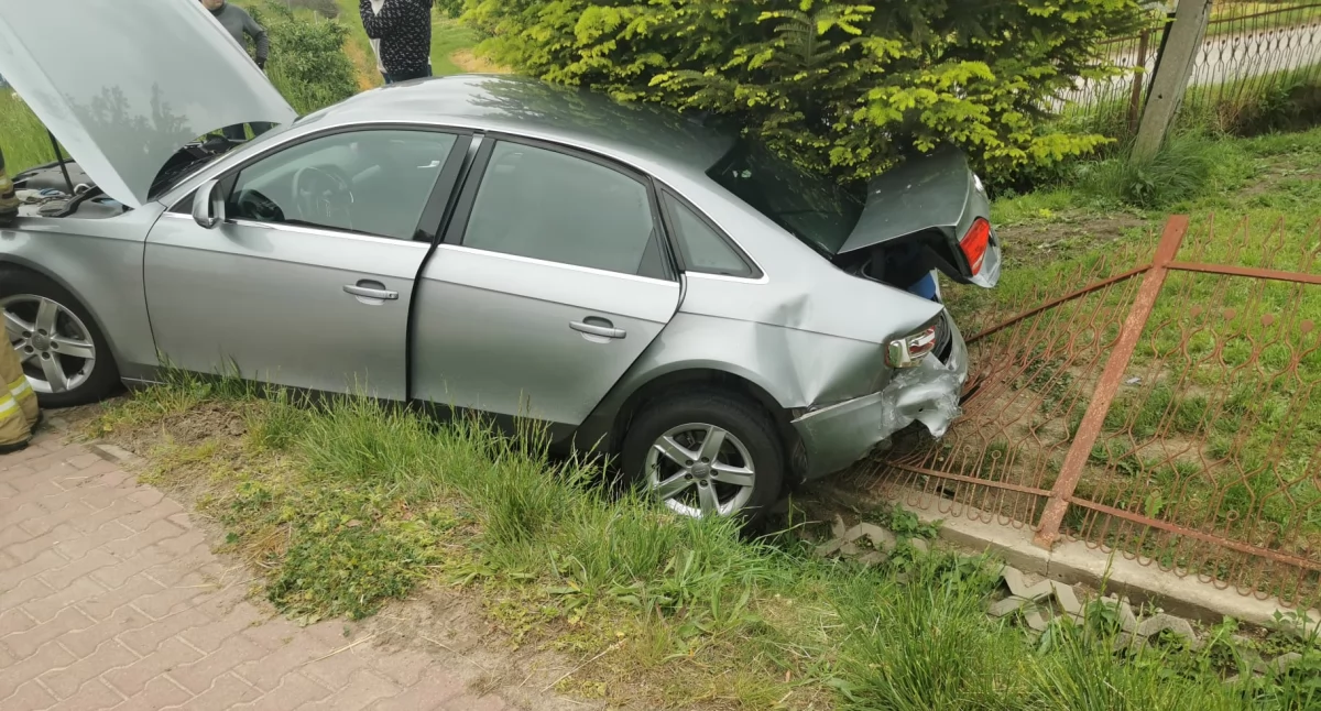 Wypadki drogowe, Wypadek Chybicach Jedna kierująca wyprzedzała druga zajechała drogę - zdjęcie, fotografia