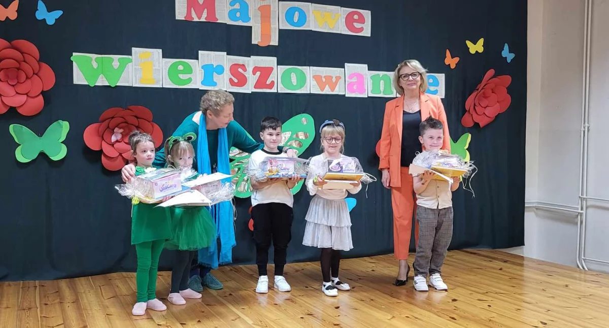 Konkursy, Dziecięca poezja zachwyciła podczas Turnieju Majowego Motyla - zdjęcie, fotografia