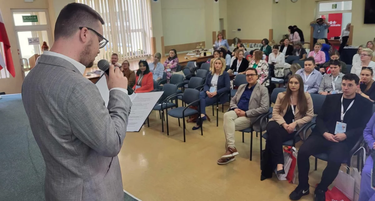 Wydarzenia, rozpoznać trudności czytaniu pisaniu Konferencja logopedyczna zgromadziła ekspertów Starachowicach - zdjęcie, fotografia