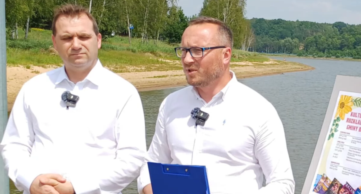 O formach wsparcia informowali wójt Ernest Kumek i Piotr Ambroszczyk, kierownik GOPS 