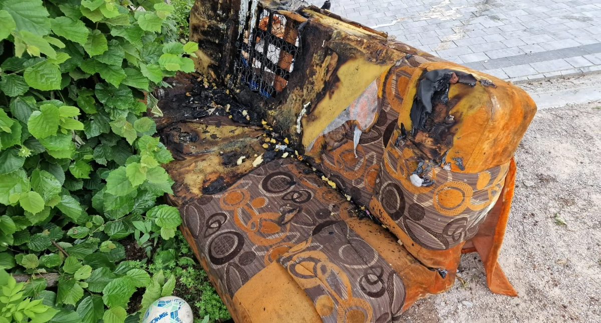 Pożary, Pożar Dąbrowie terenie gminy Pawłów letni chłopiec ewakuował mieszkania - zdjęcie, fotografia