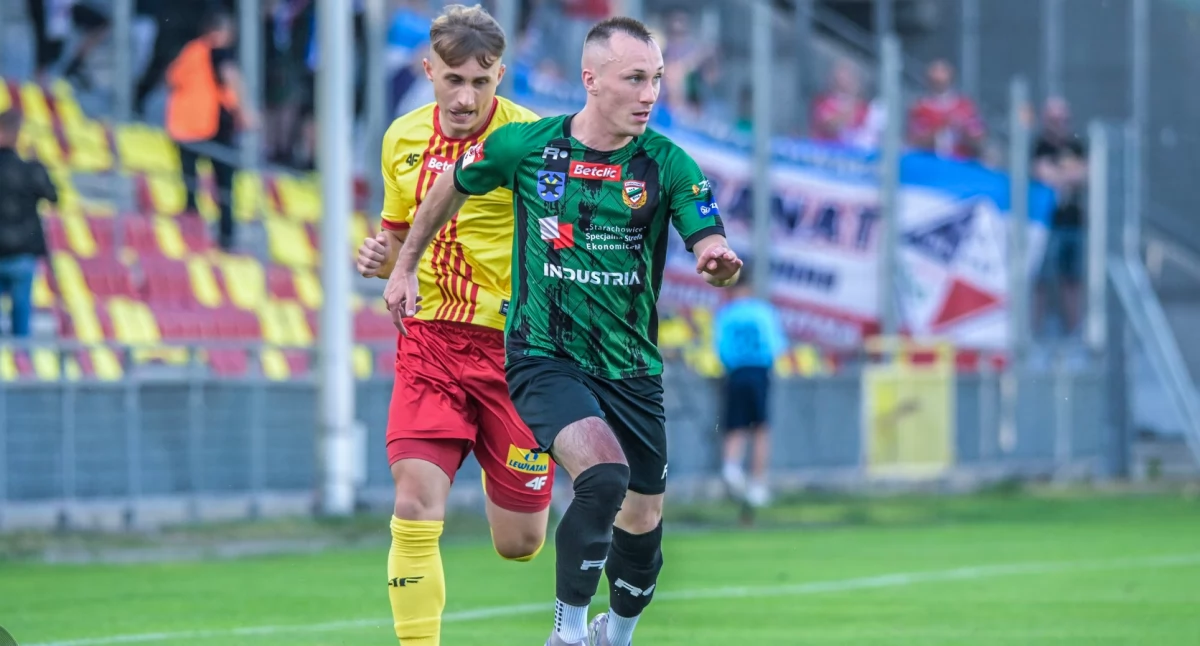 Piłka nożna, Bartosz Boniecki nową umową Starze Starachowice Podstawowy defensor zostanie drużynie Dariusza Pietrasiaka - zdjęcie, fotografia
