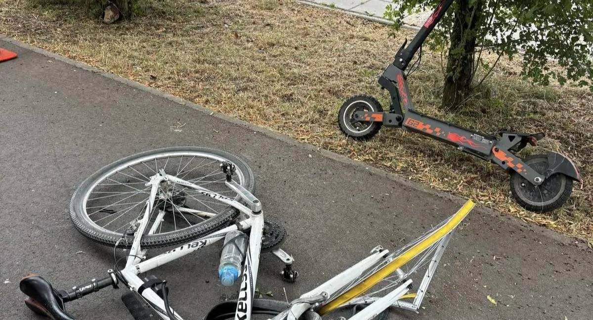 Wypadki drogowe, Wypadek udziałem kierowcy hulajnogi rowerzysty Starachowicach Poszkodowany latek trafił szpitala - zdjęcie, fotografia