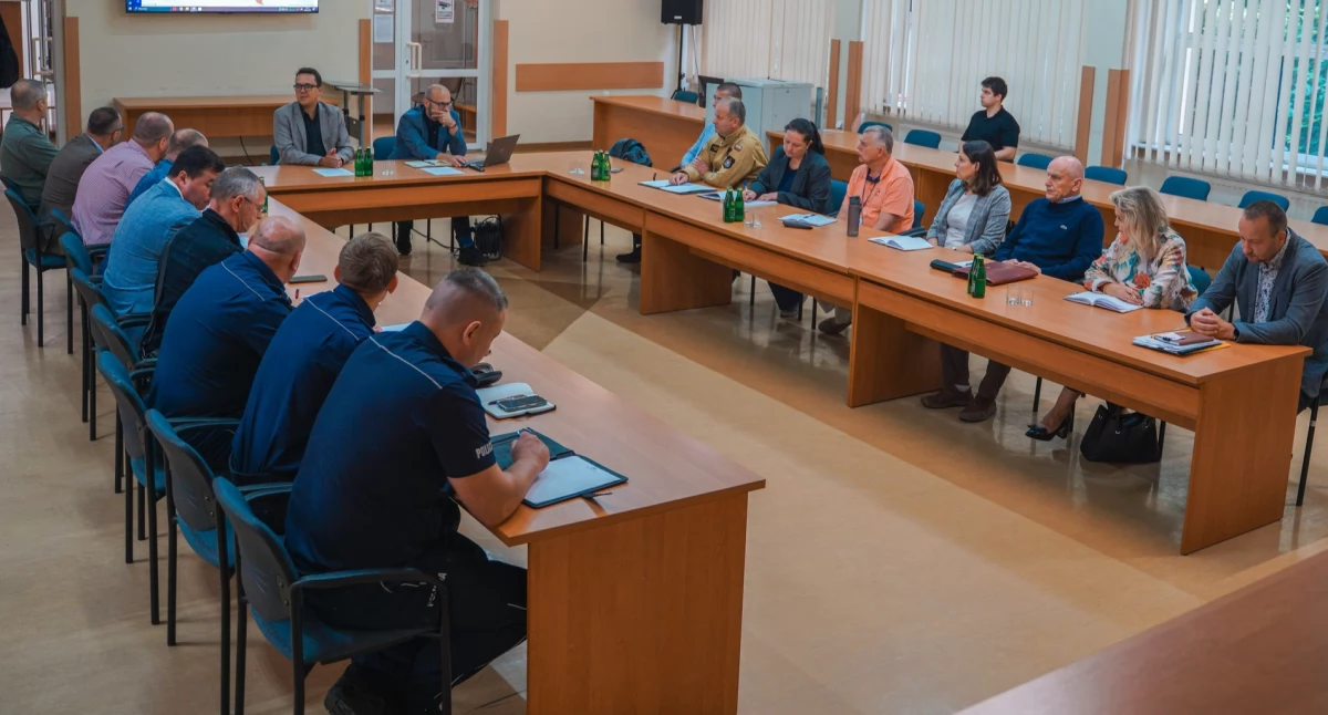 Straż Pożarna, Starostwo Powiatowe służby podsumowują działania związku załamaniem pogody Stanęli wysokości zadania - zdjęcie, fotografia