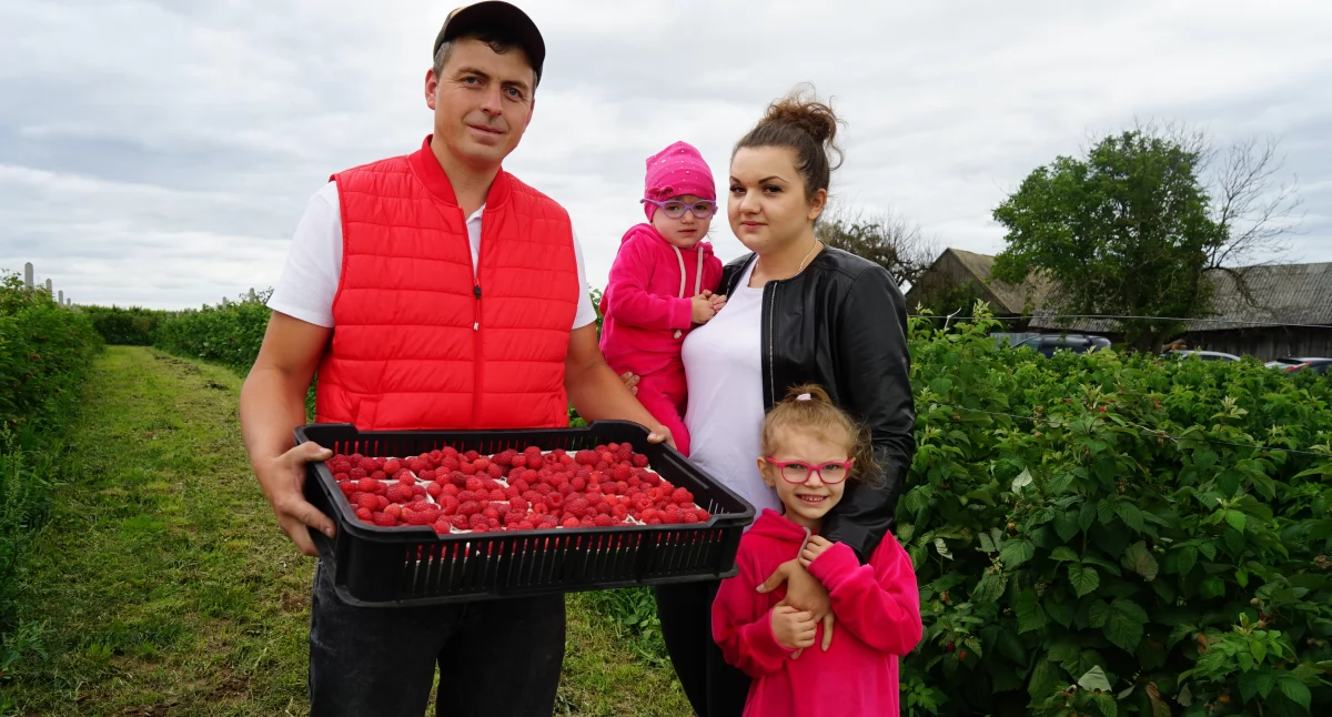 Pan Tomasz z żoną Iloną i córkami Marią i Lilianą