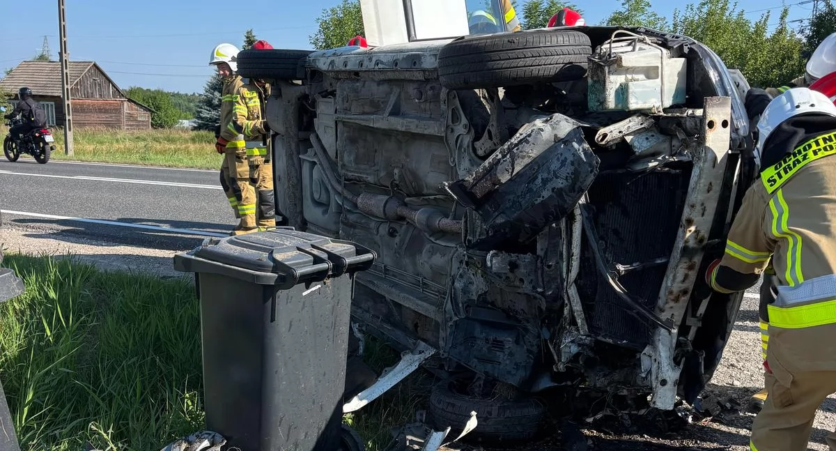 Wypadki drogowe, Groźny wypadek Parszowie Kierowca toyoty zjechał drogi uderzył betonowy przepust - zdjęcie, fotografia
