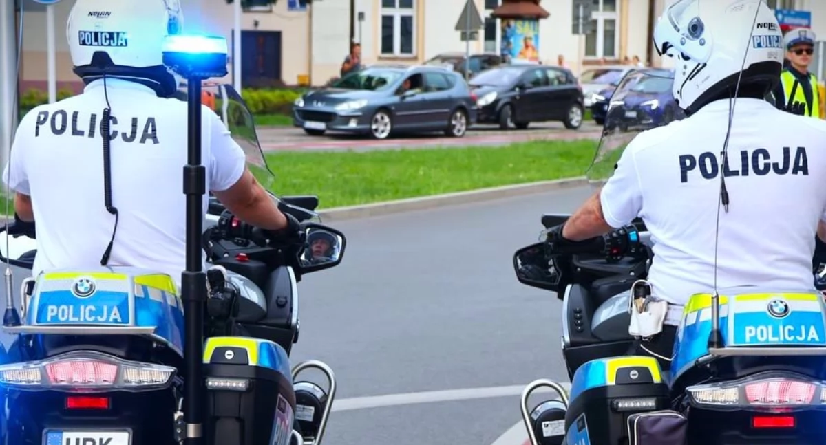 Wypadki drogowe, Zderzenie dwóch pojazdów Pawłowie letni kierowca ukarany mandatem - zdjęcie, fotografia