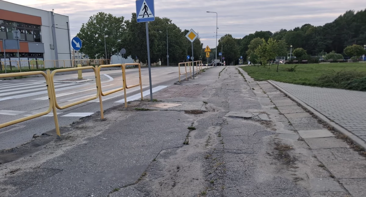 Interwencje, remontem Armii Krajowej - zdjęcie, fotografia