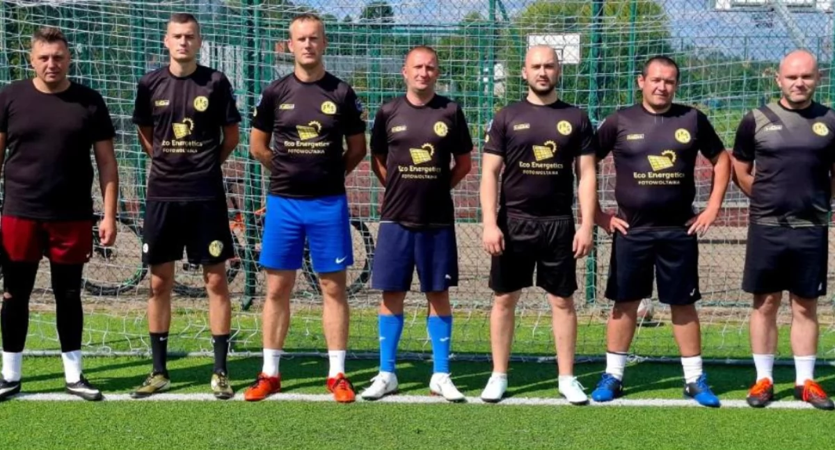 Piłka nożna, Ruszyła Amatorska Szóstek Wąchocku Premierowa kolejka przeszła hsitorii - zdjęcie, fotografia